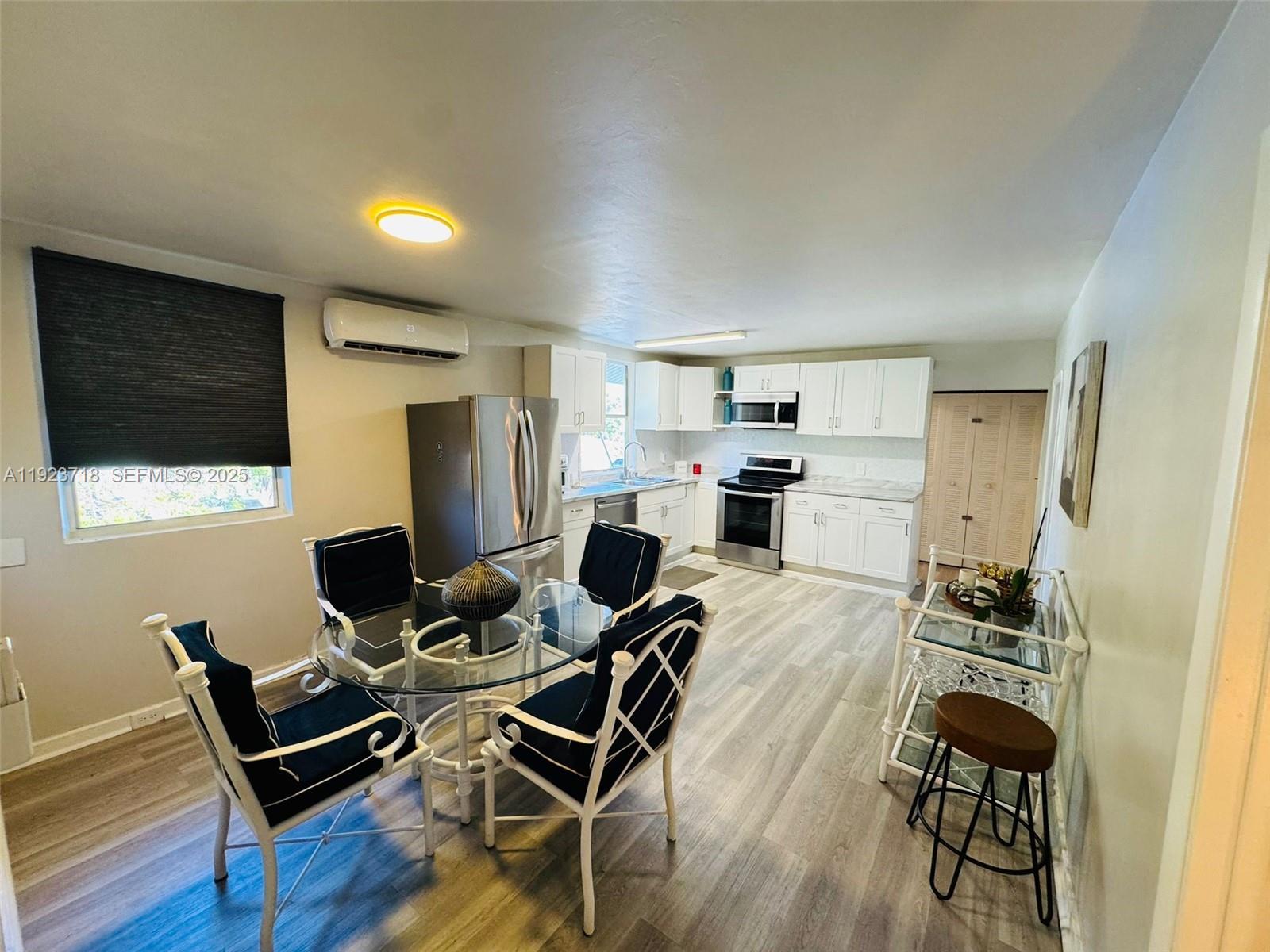 HOLLYWOOD PARK - Residential Lease