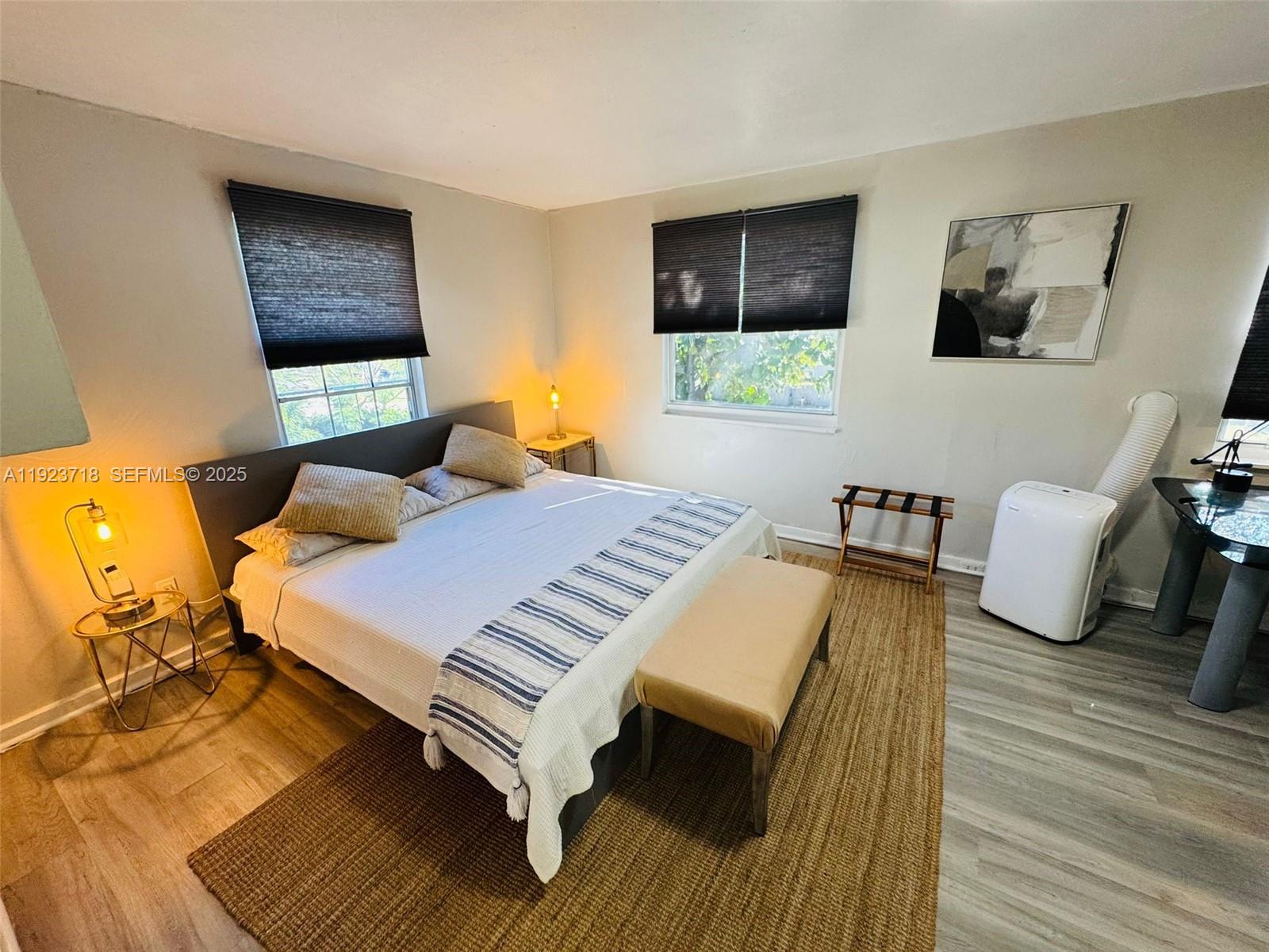 HOLLYWOOD PARK - Residential Lease