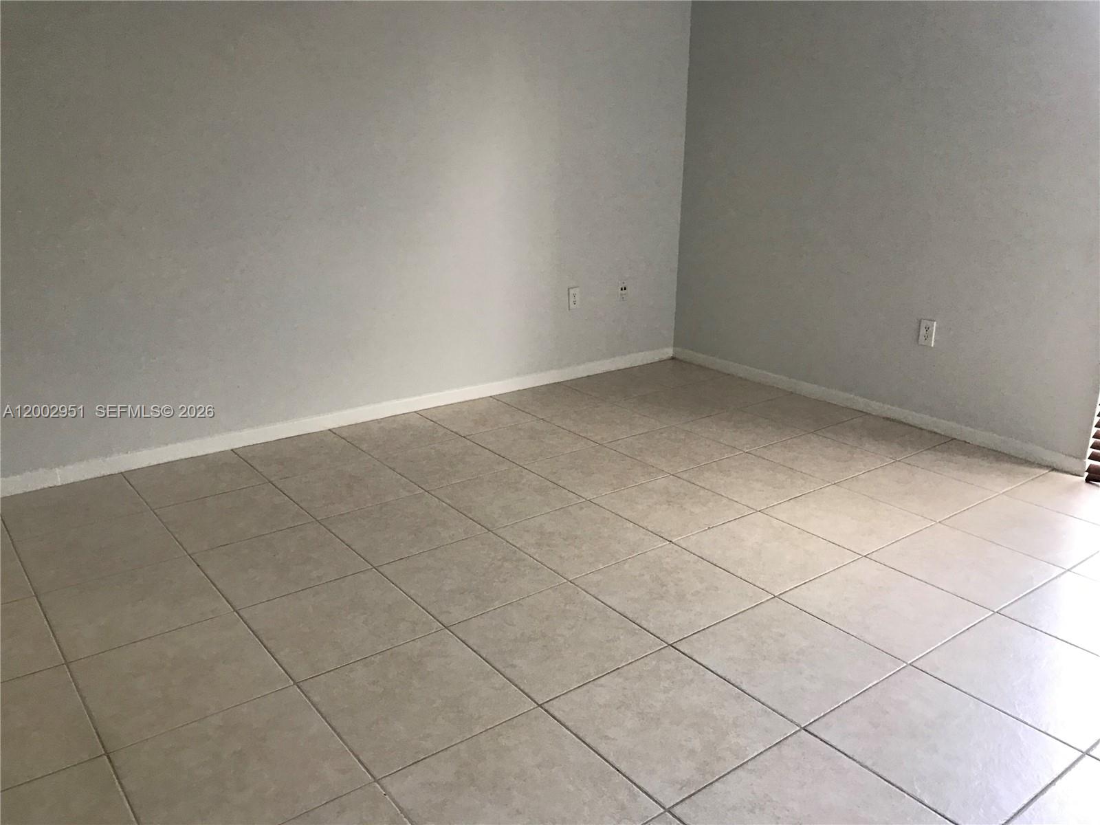 LAS BRISAS@ COUNTRY CLUB - Residential Lease