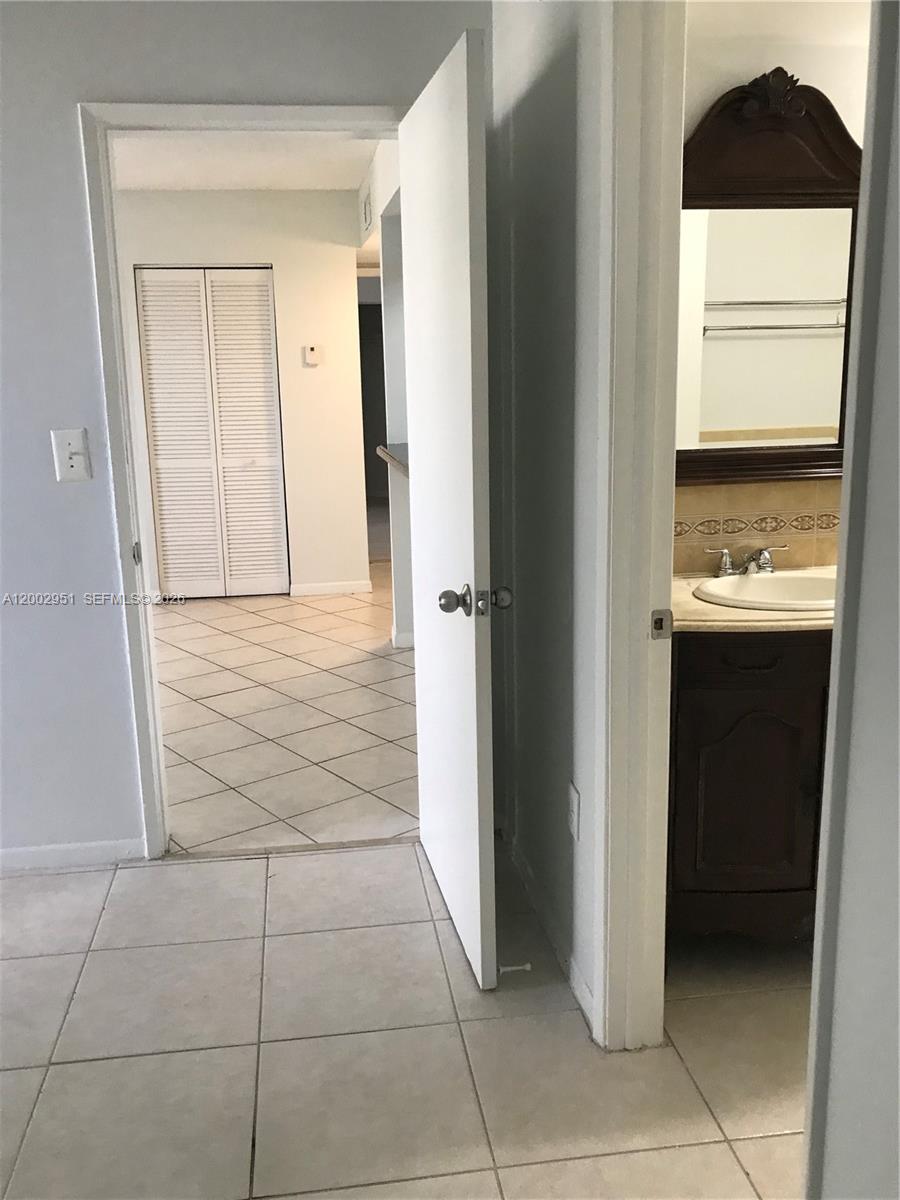 LAS BRISAS@ COUNTRY CLUB - Residential Lease