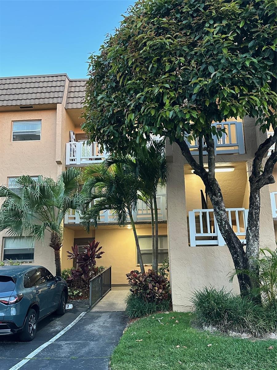 Property for Sale at 9201 Sunrise Lakes Blvd 301, Sunrise, Miami-Dade County, Florida - Bedrooms: 2 
Bathrooms: 2  - $175,000