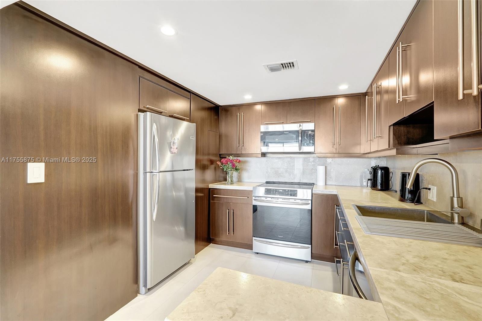 AVENTURA ELDORADO CONDO - Residential