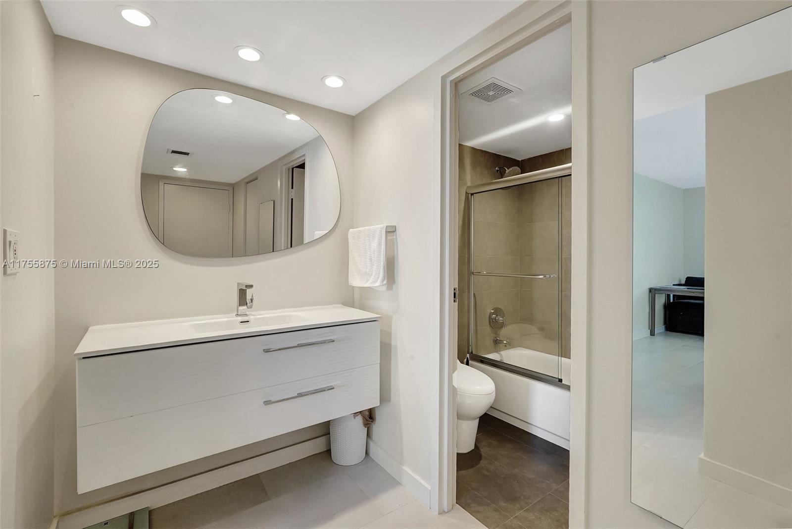 AVENTURA ELDORADO CONDO - Residential