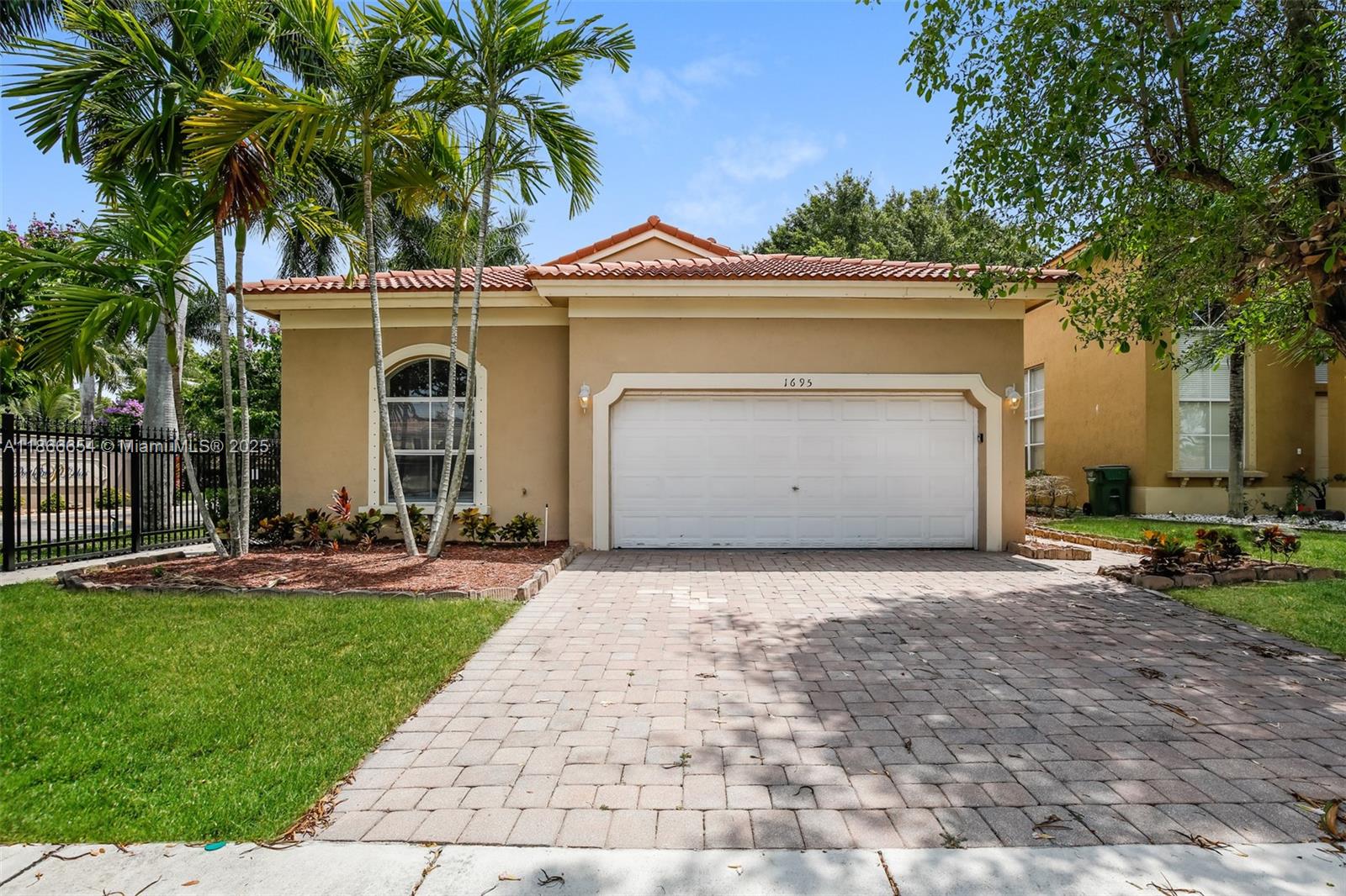 Beautiful home offers 3 bedroom and 2 bathroom with tile type flooring. Home has 2 attached car garage. This home offers a spacious kitchen, updated bathrooms and is located in a beautiful location. The living room is stunning and has tons of natural lighting. The private fenced in backyard is perfect for pets or for enjoying gorgeous days outdoors. This home won't last long. Apply today!
*For pool homes there is a $150 monthly fee, in addition to rent, for weekly pool maintenance and cleaning.
NOTE: Resident is responsible for installing their own washer & dryer. Move in dates are tentative and subject to change. All our homes convey in safe, clean & fully functional conditions. Prices and availability are subject to change at any time.