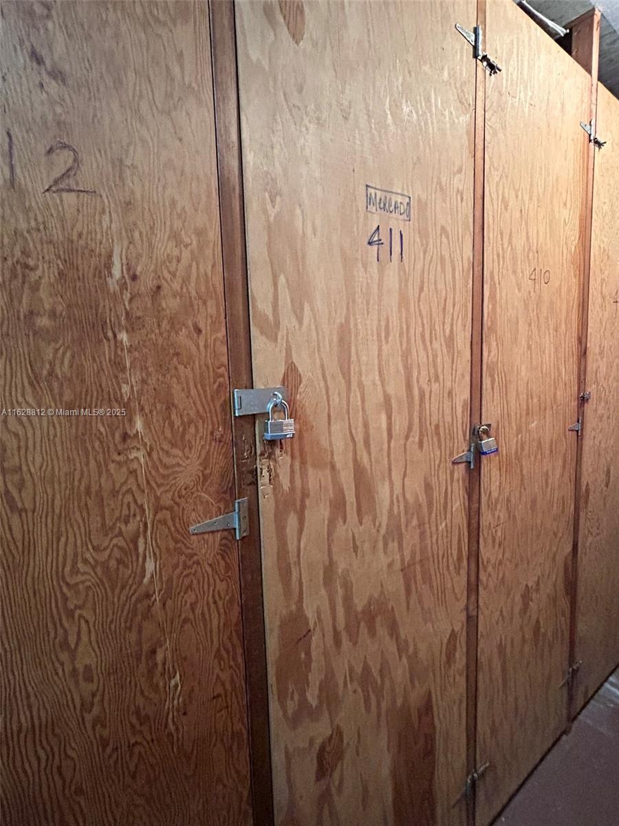 EDEN ISLES CONDO # 4 - Residential