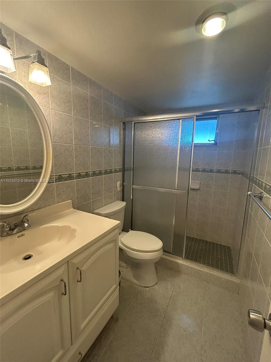 EDEN ISLES CONDO # 4 - Residential