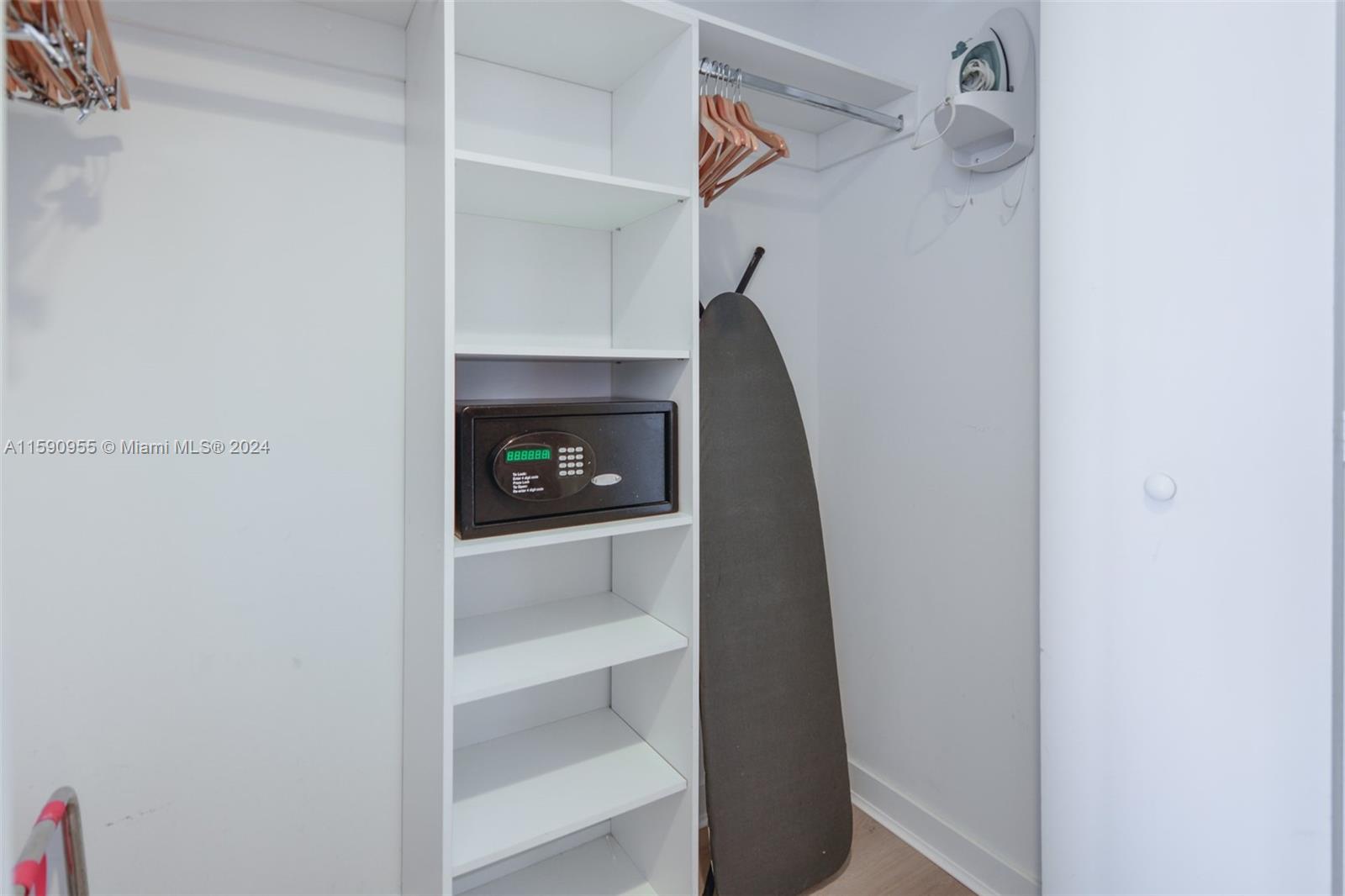 BEACHWALK CONDOMINIUM - Residential
