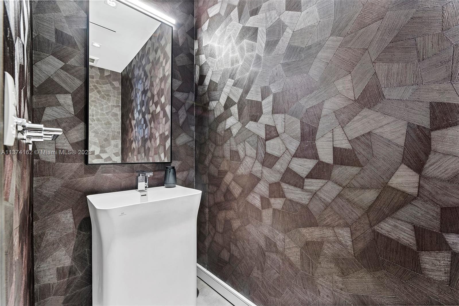 AQUA AT ALLISON ISLAND - Residential