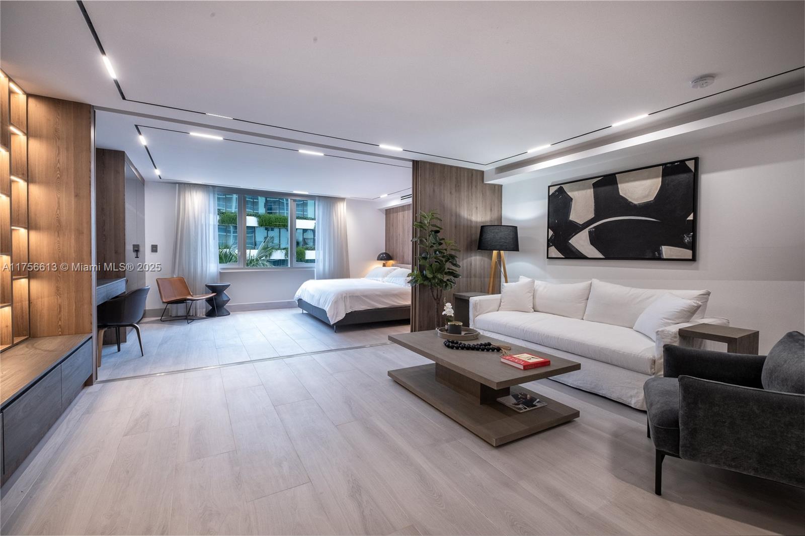 RONEY PALACE CONDO - Residential