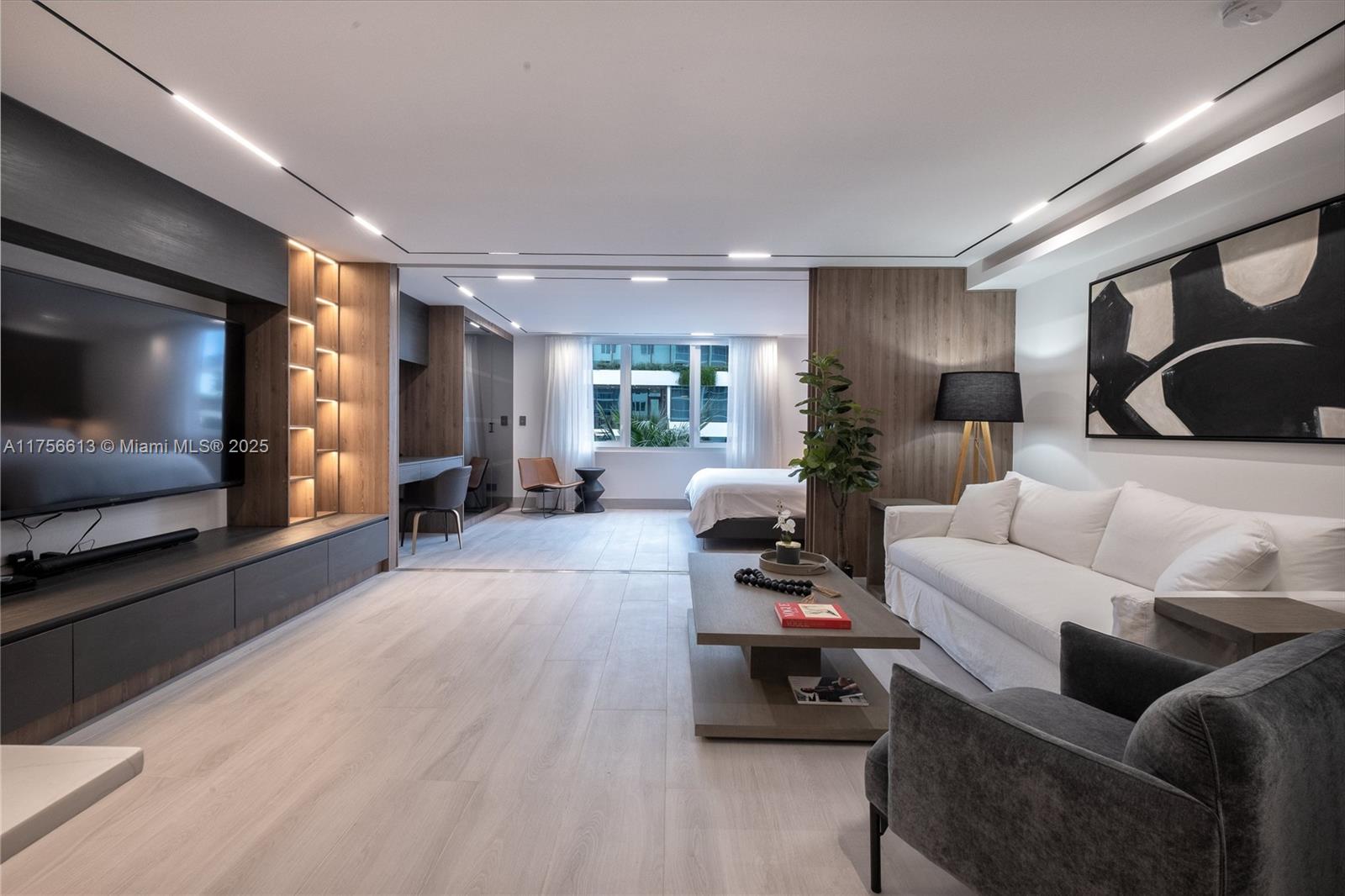 RONEY PALACE CONDO - Residential