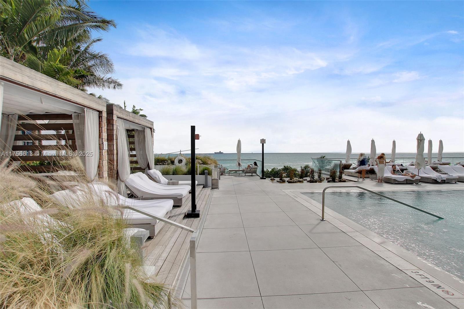 RONEY PALACE CONDO - Residential