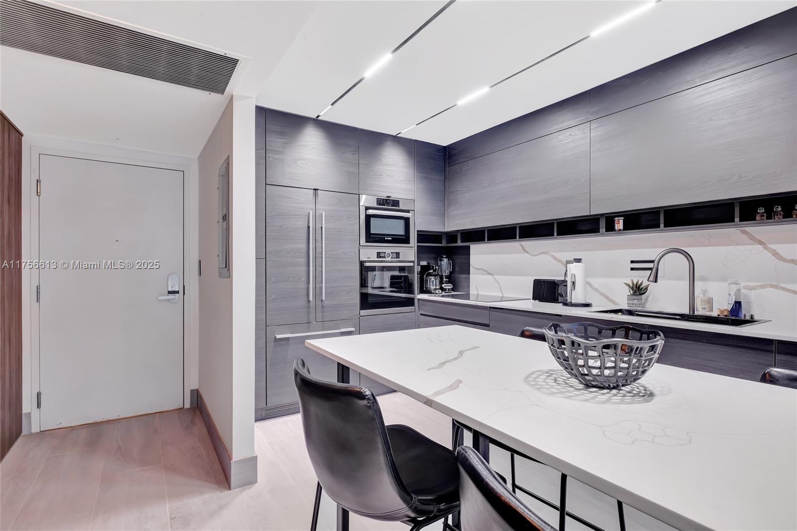 RONEY PALACE CONDO - Residential