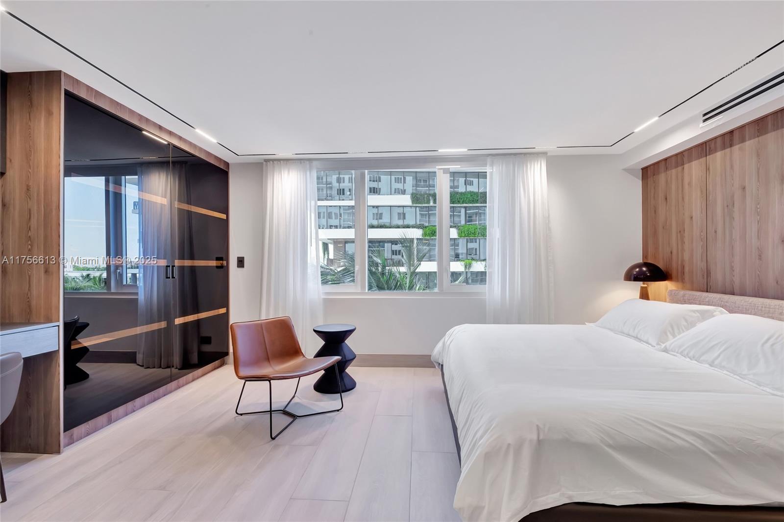 RONEY PALACE CONDO - Residential
