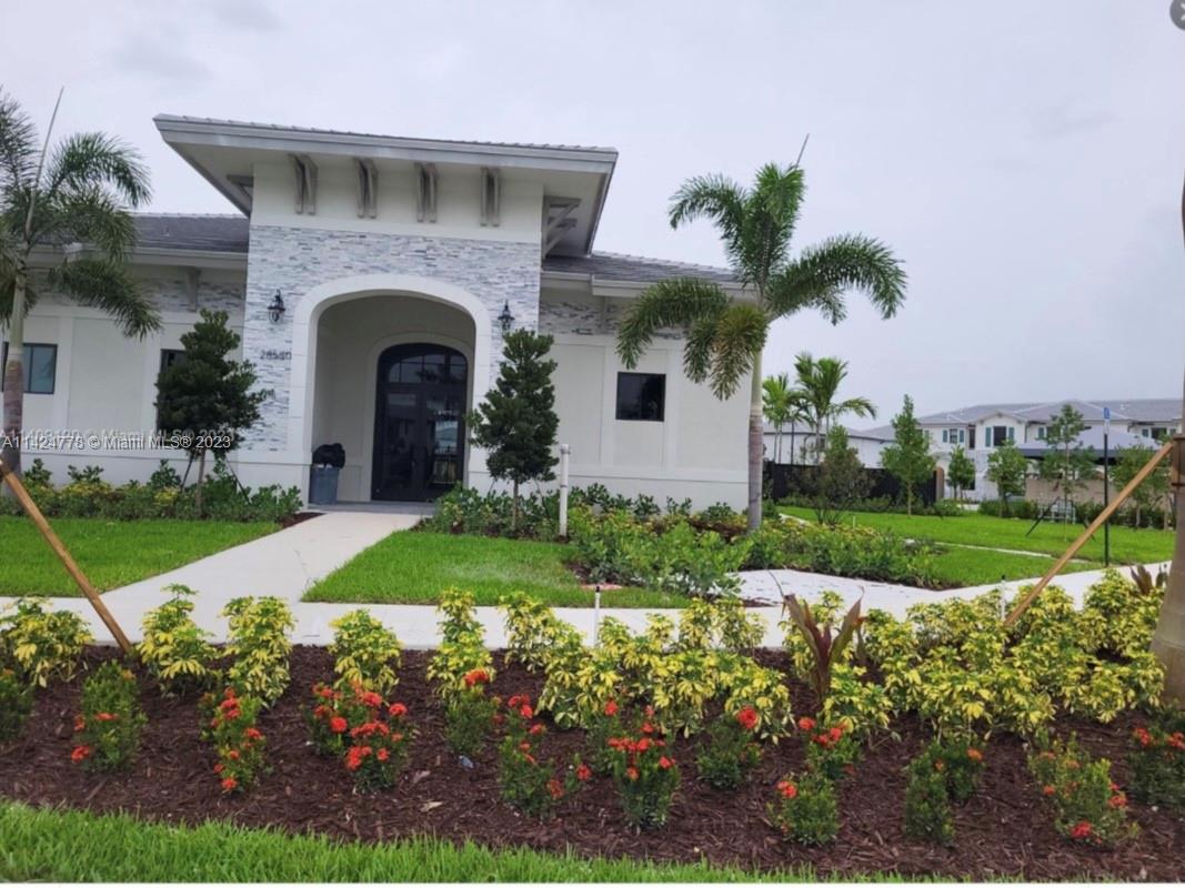 ****SPECIAL ONLY 2 MONTH TO MOVE IN (SECTION 8 WELCOME)****.
BRAND NEW 2 STORY READY TO MOVED IN. CASIS MALIBU COLLECTION TOWNHOME WITH 3 FULL BEDS AND 2 FULL 1/2 BATHS. BRAND NEW BLINDS INSTALL IN ALL WINDOWS, LIGHT FIXTURES & FULL SIDE BRAND NEW FRONT LOAD MODERN WASHER AND DRYER ALREADY IN PLACE. BRAND NEW S.S APPLIANCES SIDE BY SIDE FULL DOOR REFRIGERATOR, ELECTRIC HEATER AND SELF CLEANING OVEN. SMART HOME CONNECTIVITY WITH RING ALARM SECURITY KIT AND VIDEO DOOR BELL AND SENSORS FOR ALL THE HOME. SMART THERMOSTAT AND FIBER OPTIC INTERNET WI-FI MESH WITH NOT DEAD SPOT IN THE WHOLE HOUSE. PLAY GROUND FOR CHILDREN, CLUB HOUSE WITH RESORT SWIMMING POOL AND HUGE PARK AND GREEN AREAS FOR RECREATIONAL WALK.CLOSE TO ALL BIG EMPLOYEES LIKE AMAZON, FEDEX, BAPTIST HEALTH HOSPITAL & WALMART.