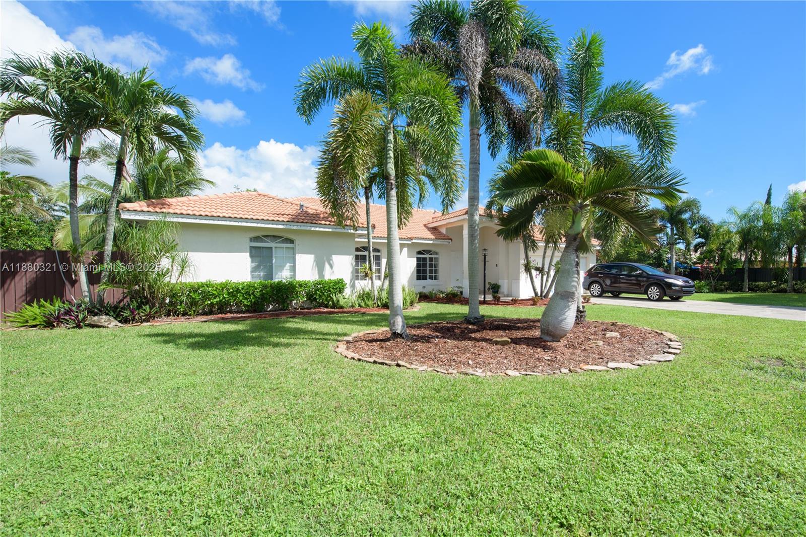 REDLAND ESTATES - Residential Lease