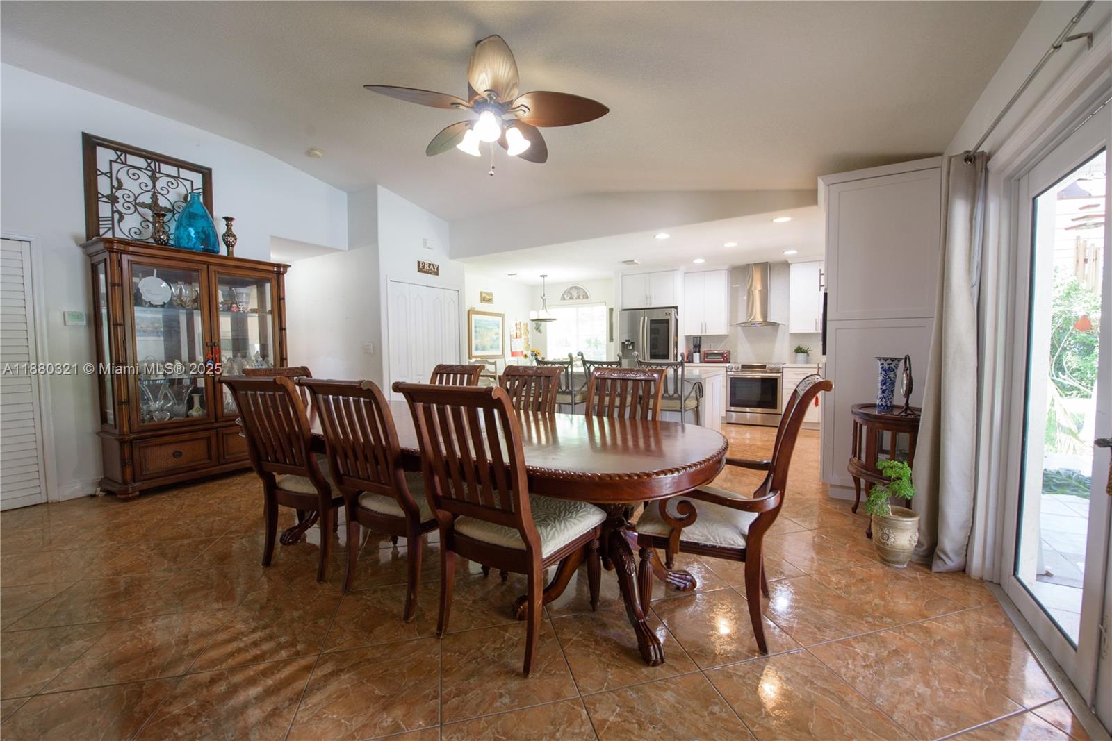 REDLAND ESTATES - Residential Lease