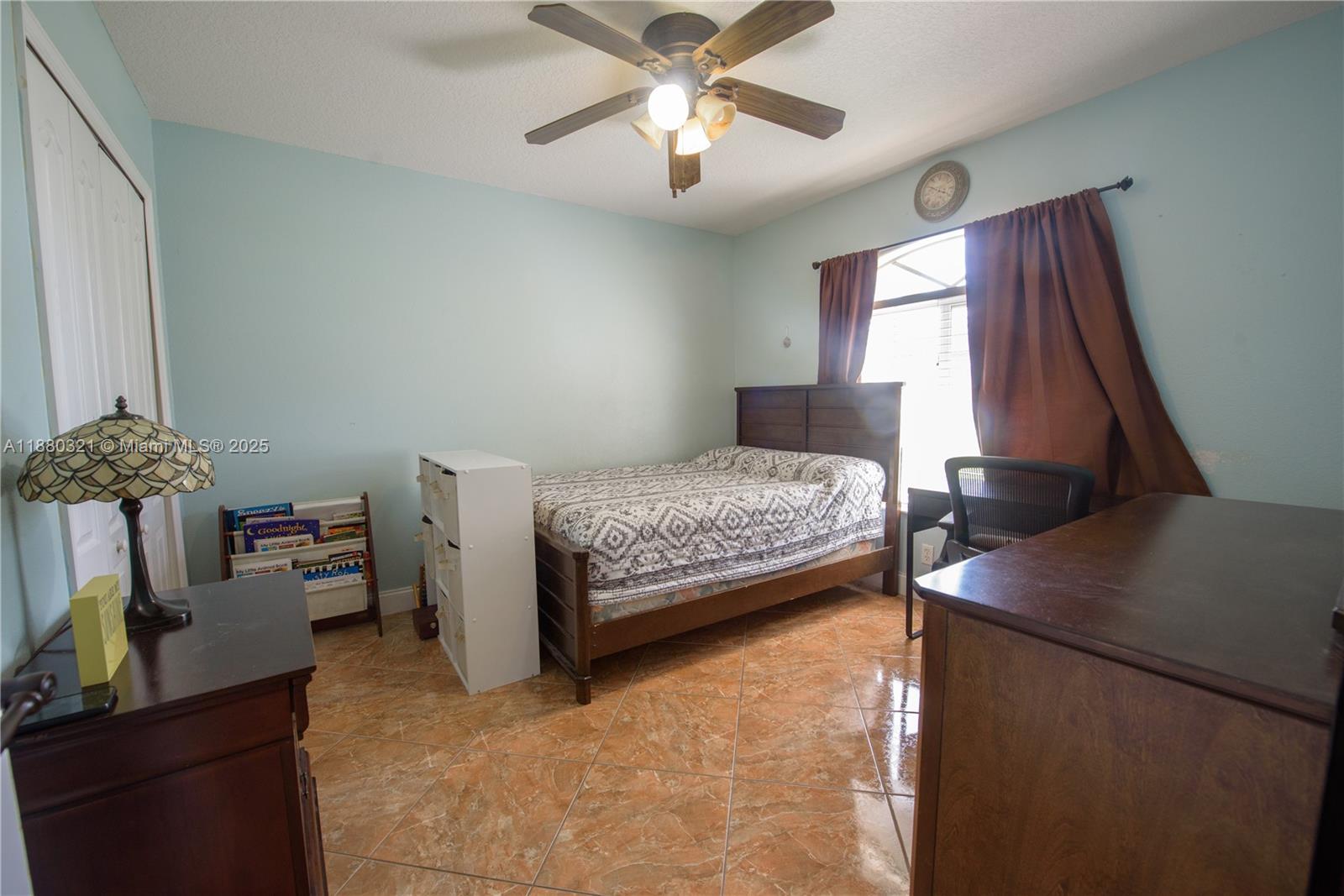 REDLAND ESTATES - Residential Lease