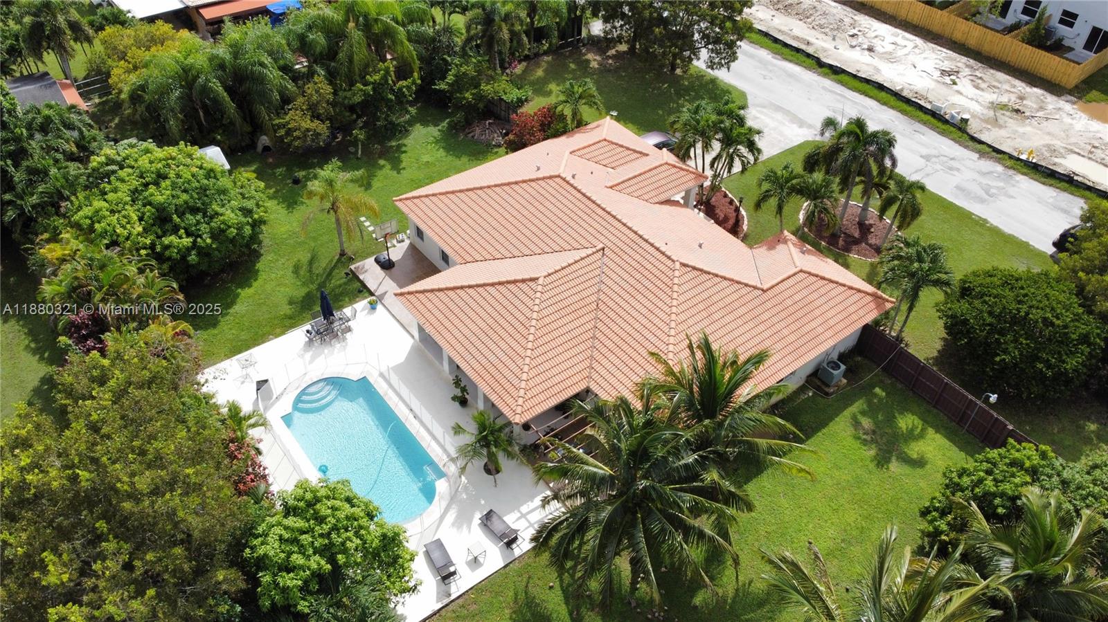REDLAND ESTATES - Residential Lease