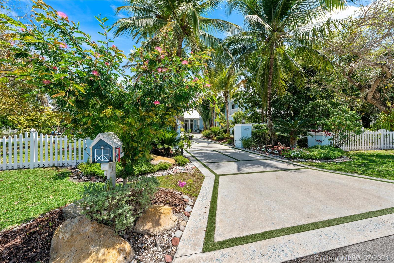 HELMS COUNTRY ESTATES ADD - Residential