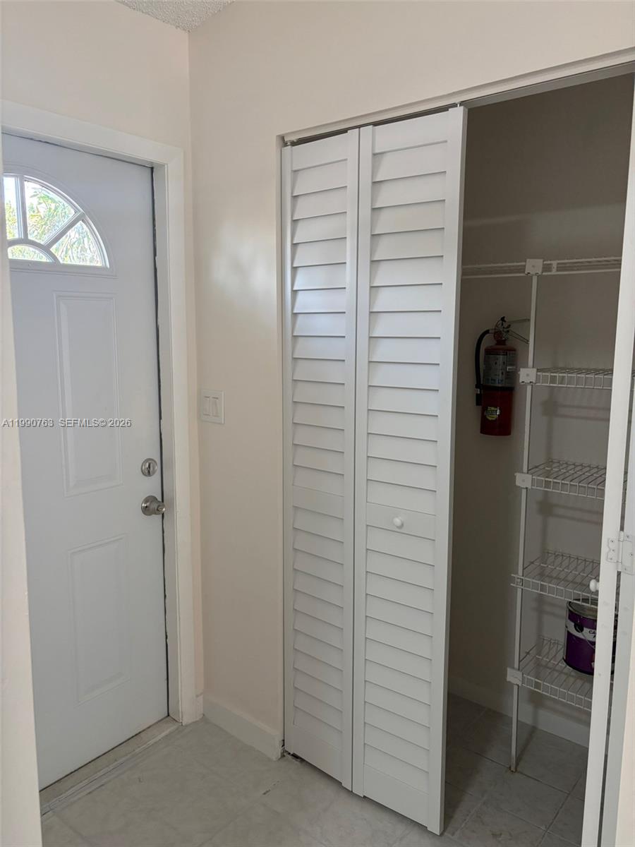 LAKE ISLAND - Residential