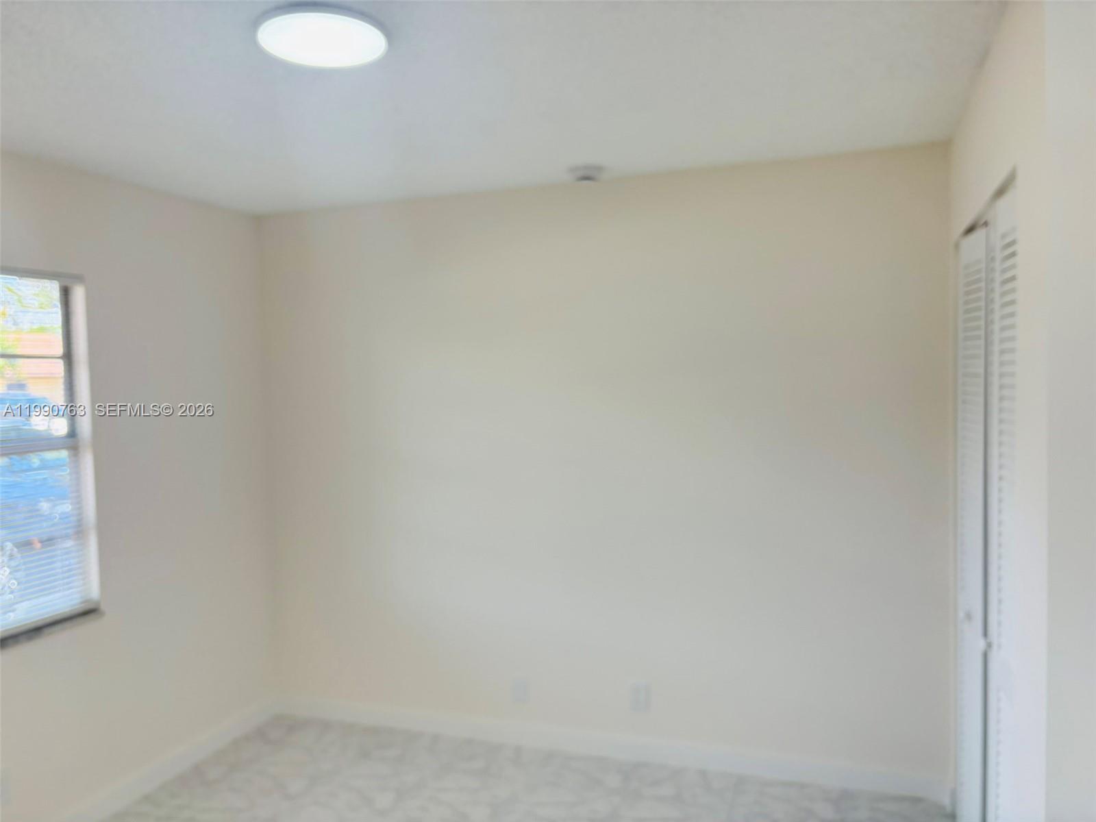 LAKE ISLAND - Residential