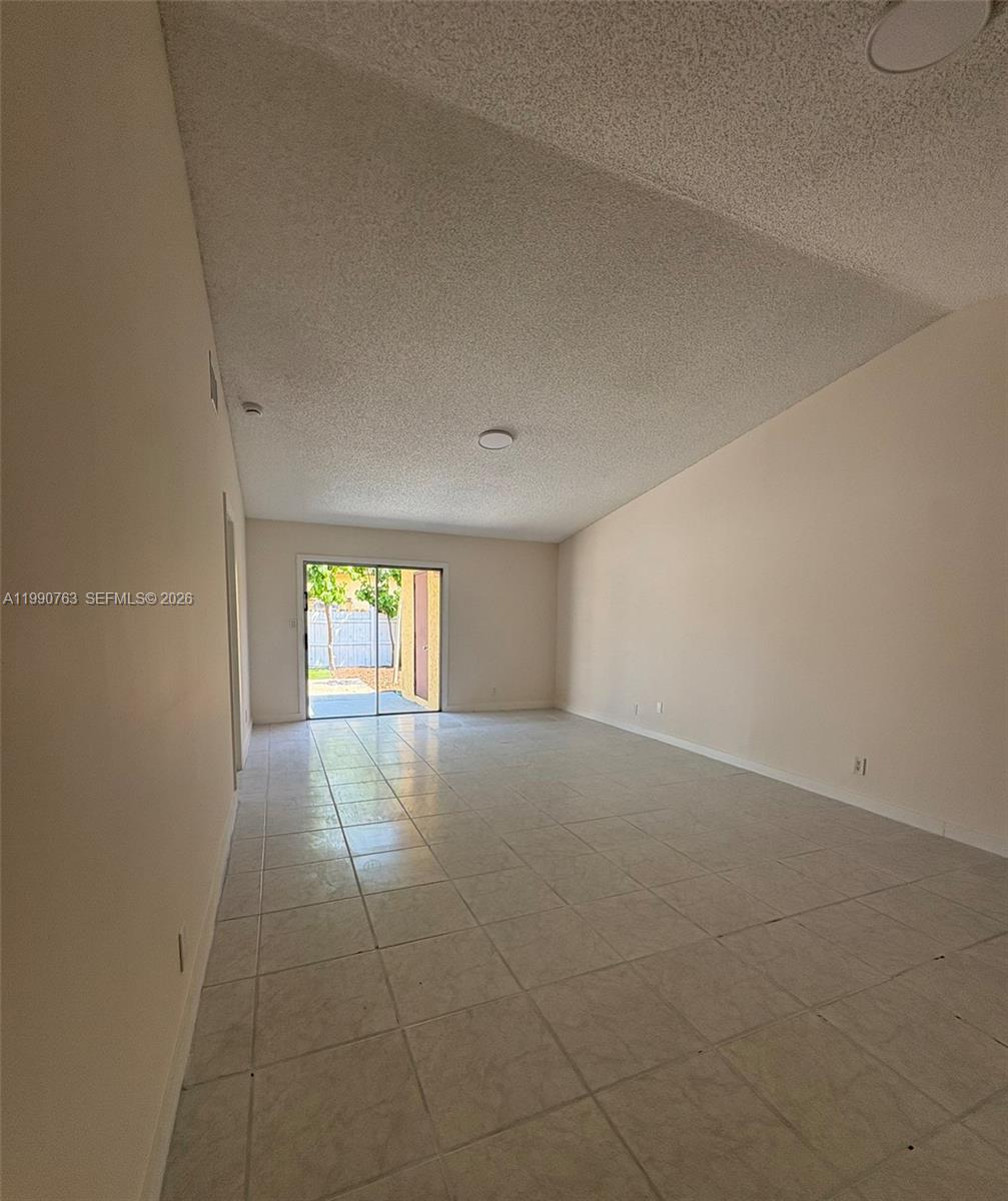 LAKE ISLAND - Residential