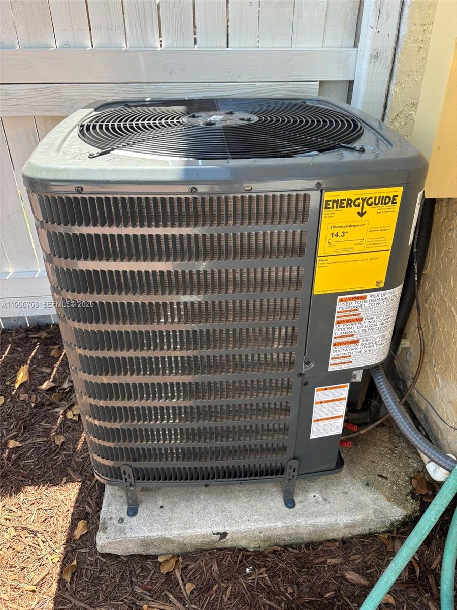 LAKE ISLAND - Residential