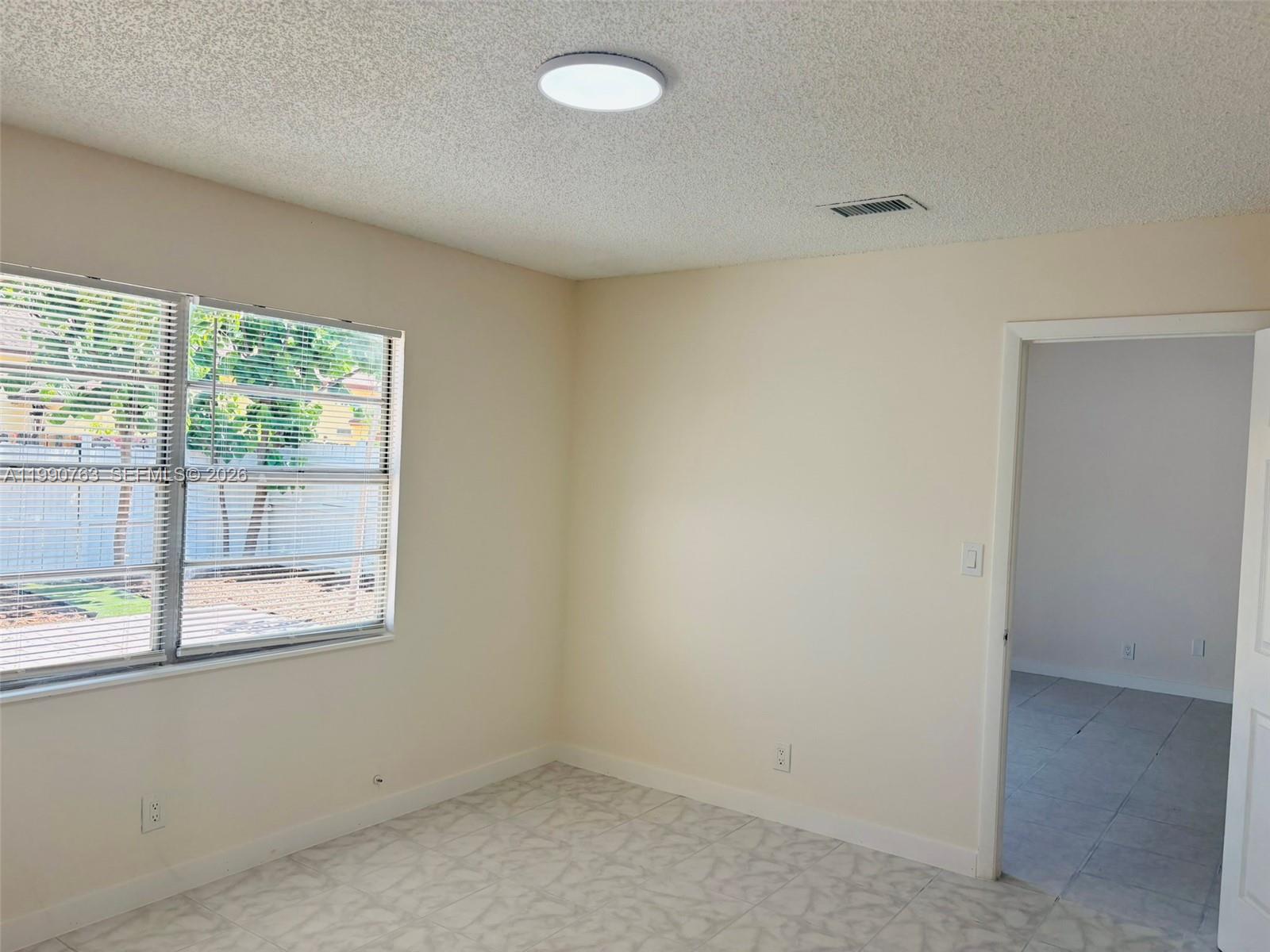 LAKE ISLAND - Residential