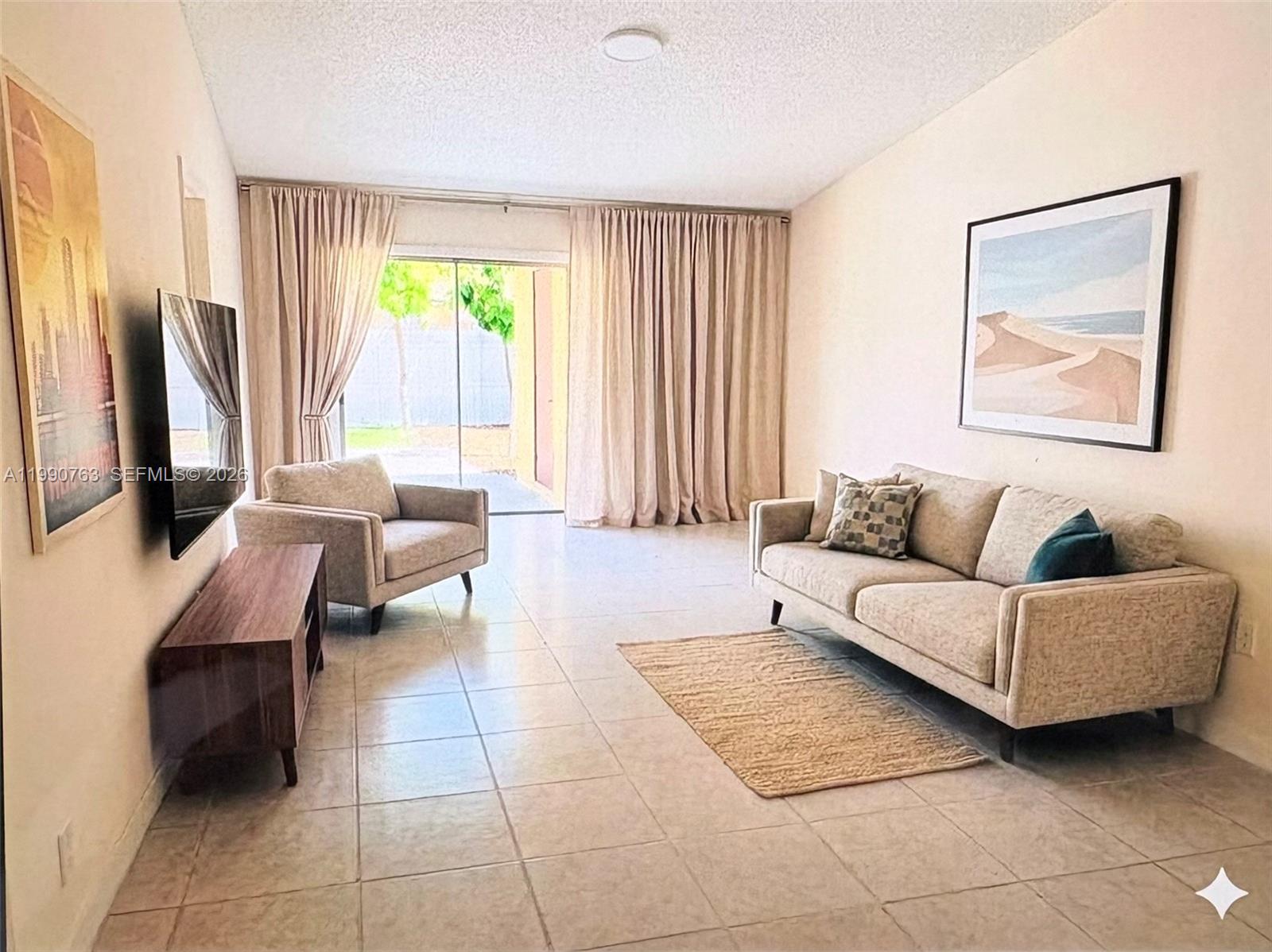 LAKE ISLAND - Residential