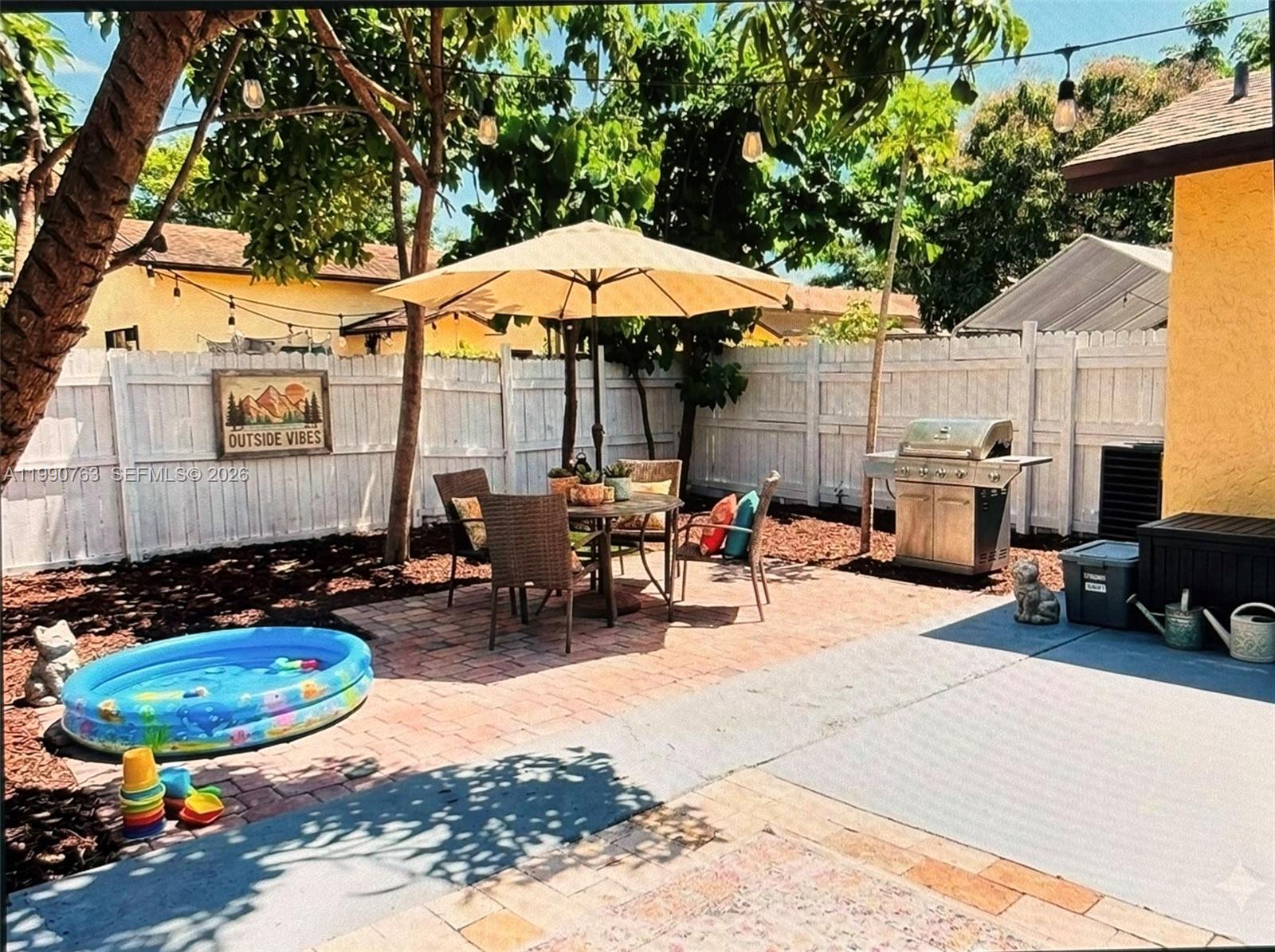 LAKE ISLAND - Residential