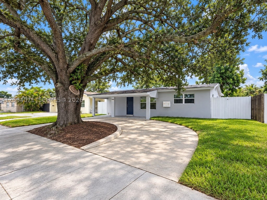 Photo of 6831 Sheridan St, Hollywood, FL 33024 (MLS # A12094071)
