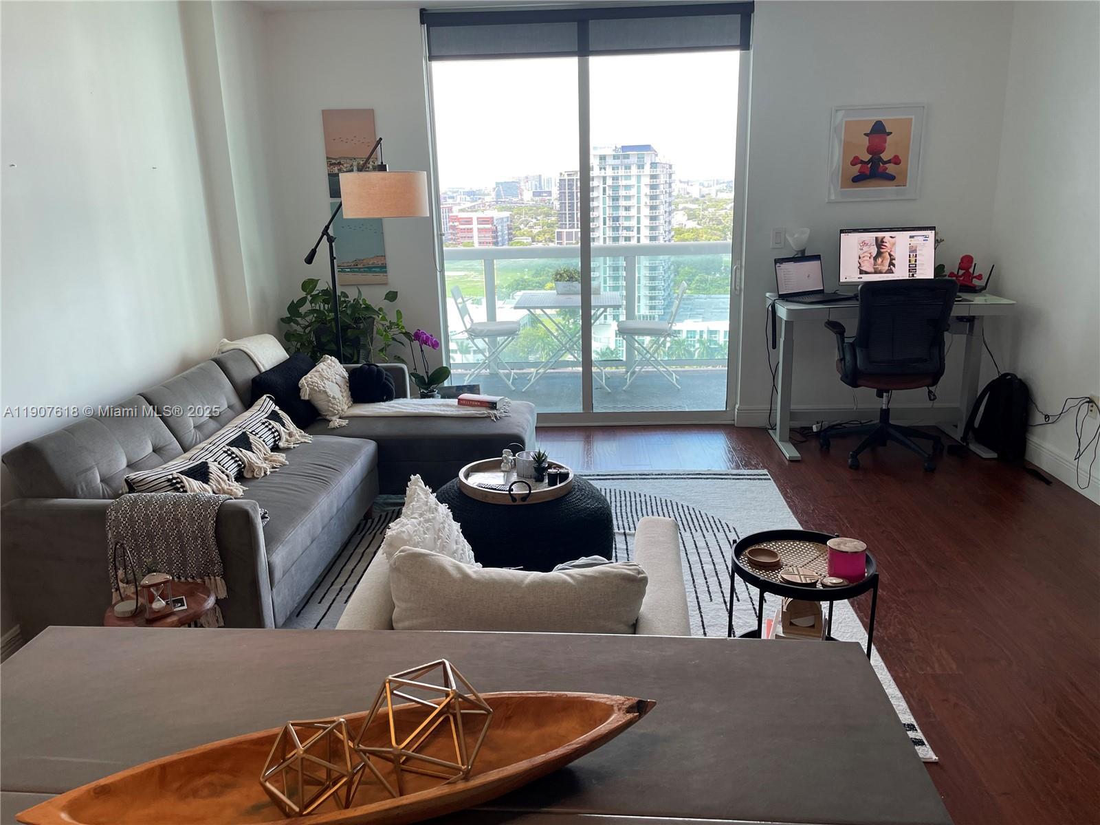 1800 CLUB CONDO - Residential Lease