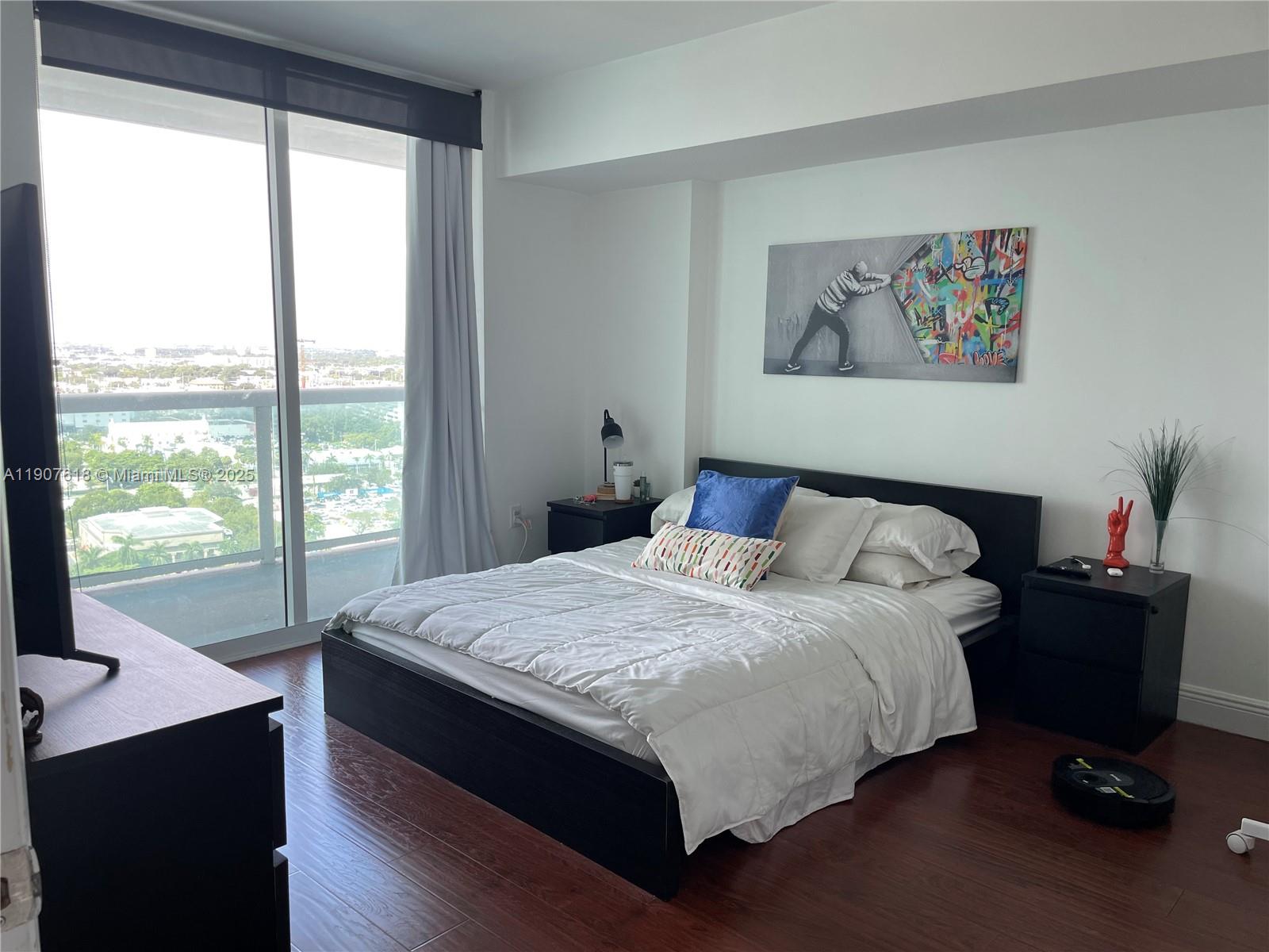 1800 CLUB CONDO - Residential Lease