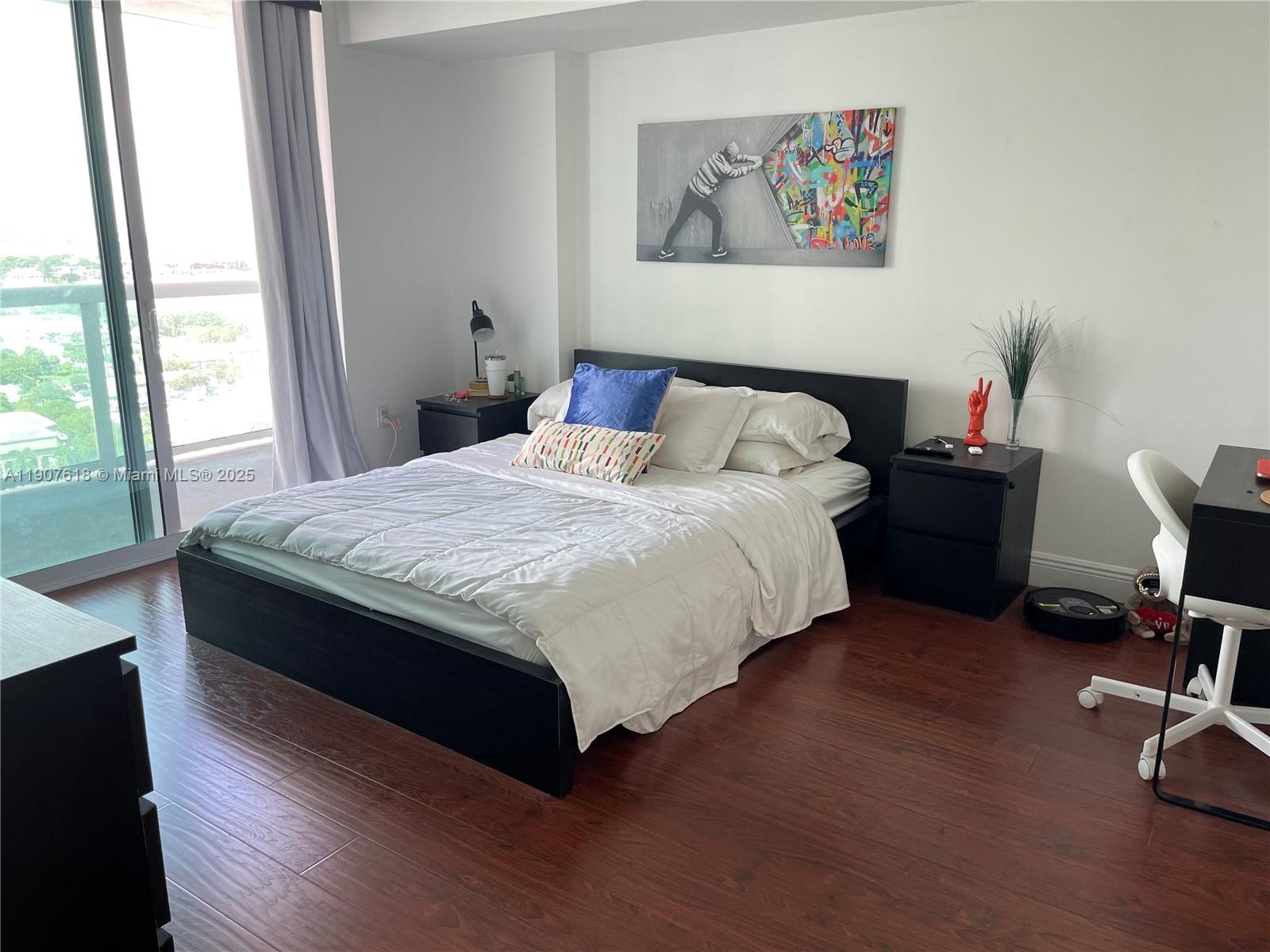 1800 CLUB CONDO - Residential Lease
