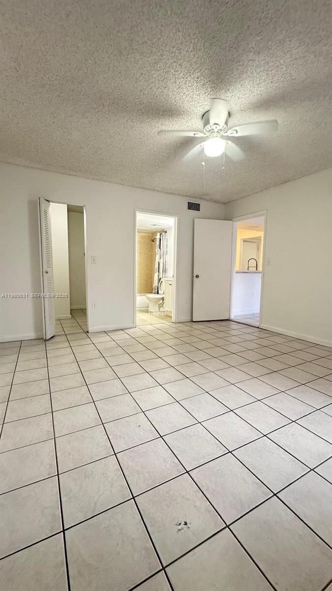 LAS BRISAS@ COUNTRY CLUB - Residential Lease