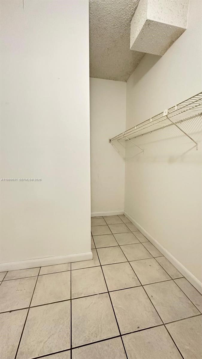 LAS BRISAS@ COUNTRY CLUB - Residential Lease