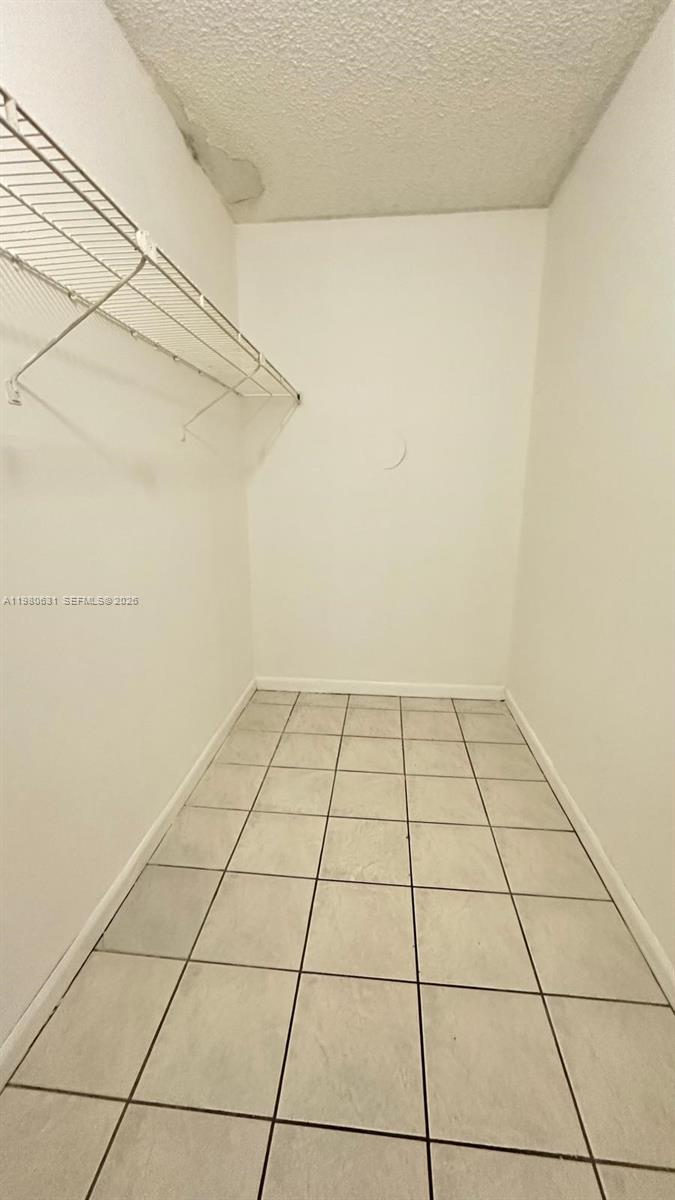 LAS BRISAS@ COUNTRY CLUB - Residential Lease