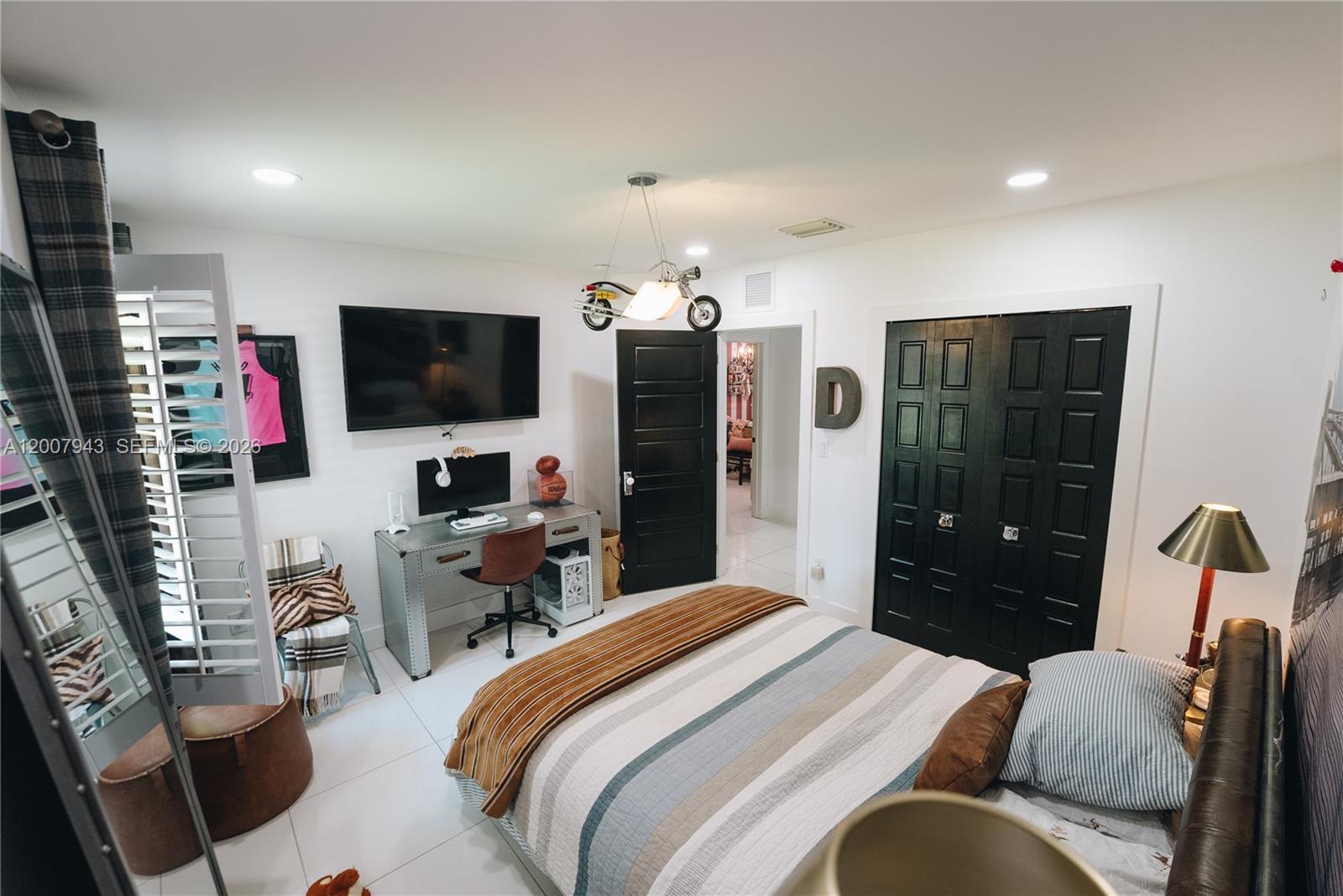MIAMI LAKES - LOCH LOMOND - Residential