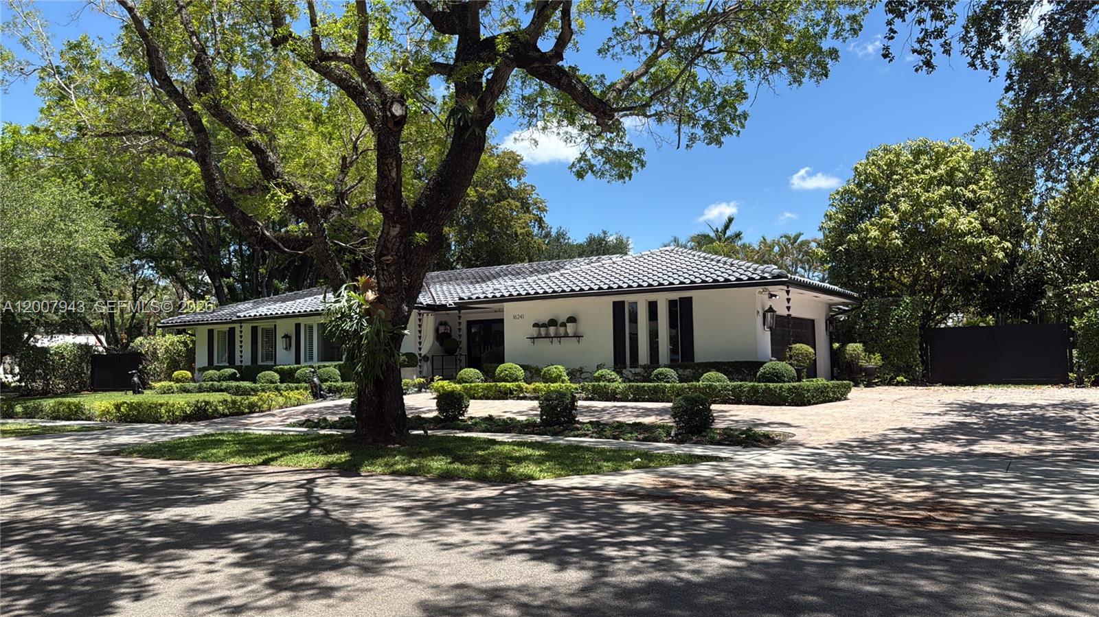 MIAMI LAKES - LOCH LOMOND - Residential