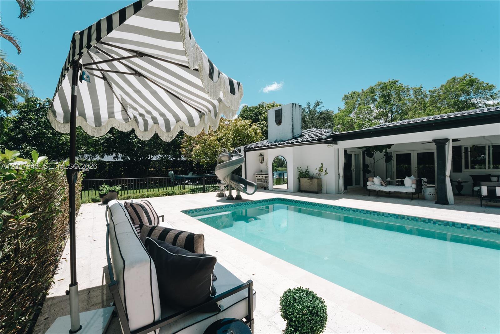 MIAMI LAKES - LOCH LOMOND - Residential