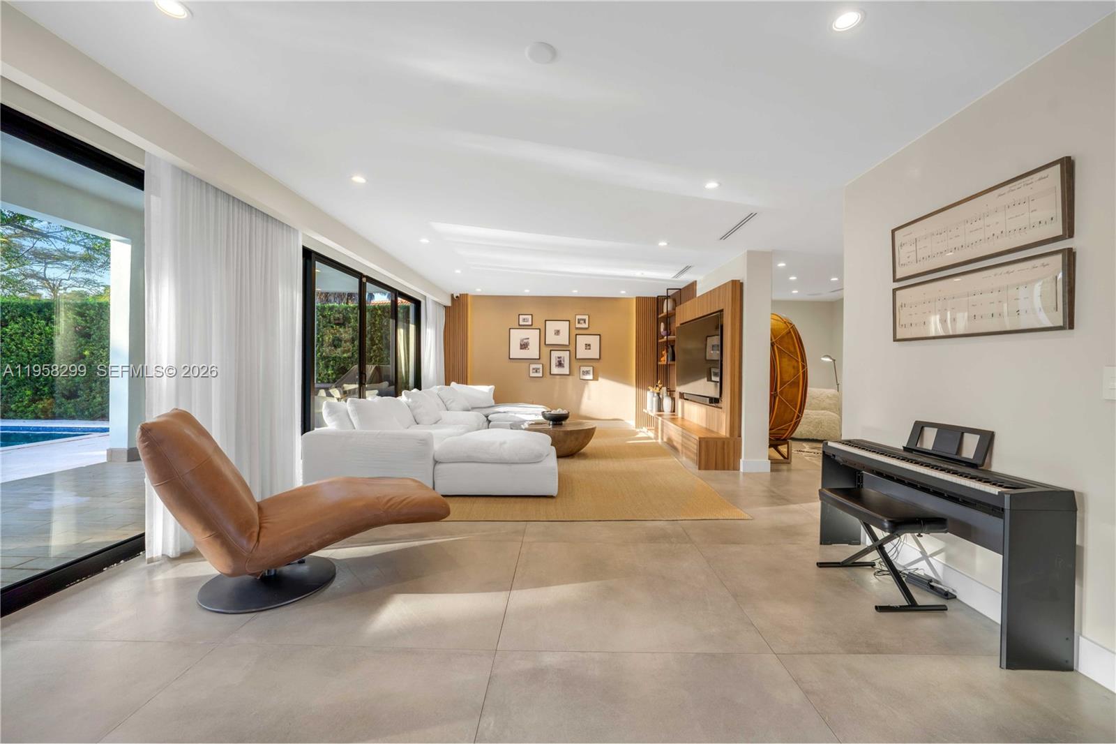 DORAL ESTATES - Residential