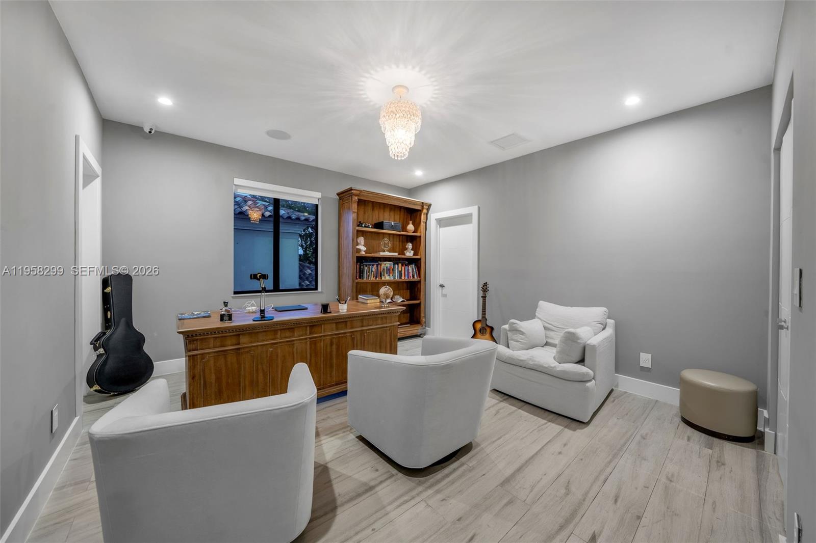 DORAL ESTATES - Residential