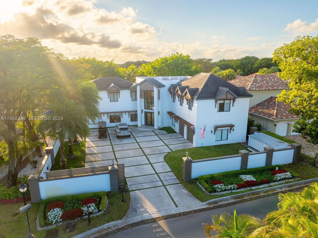 DORAL ESTATES - Residential