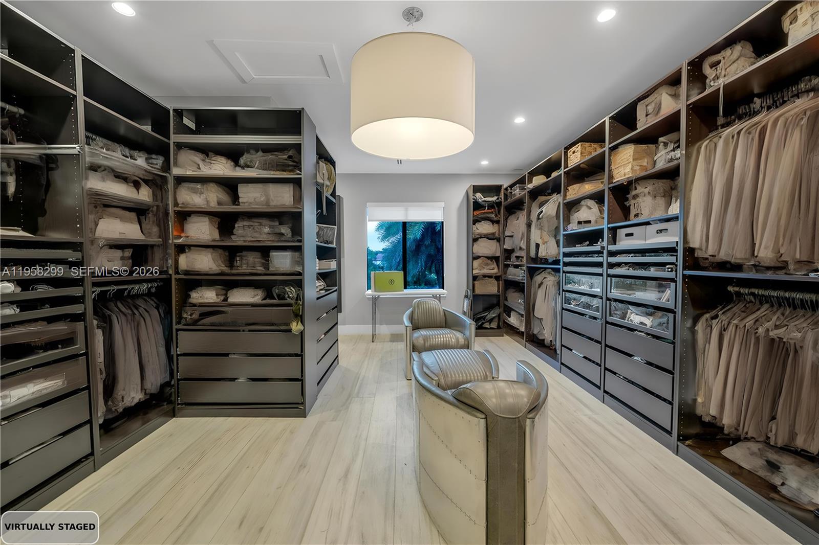 DORAL ESTATES - Residential