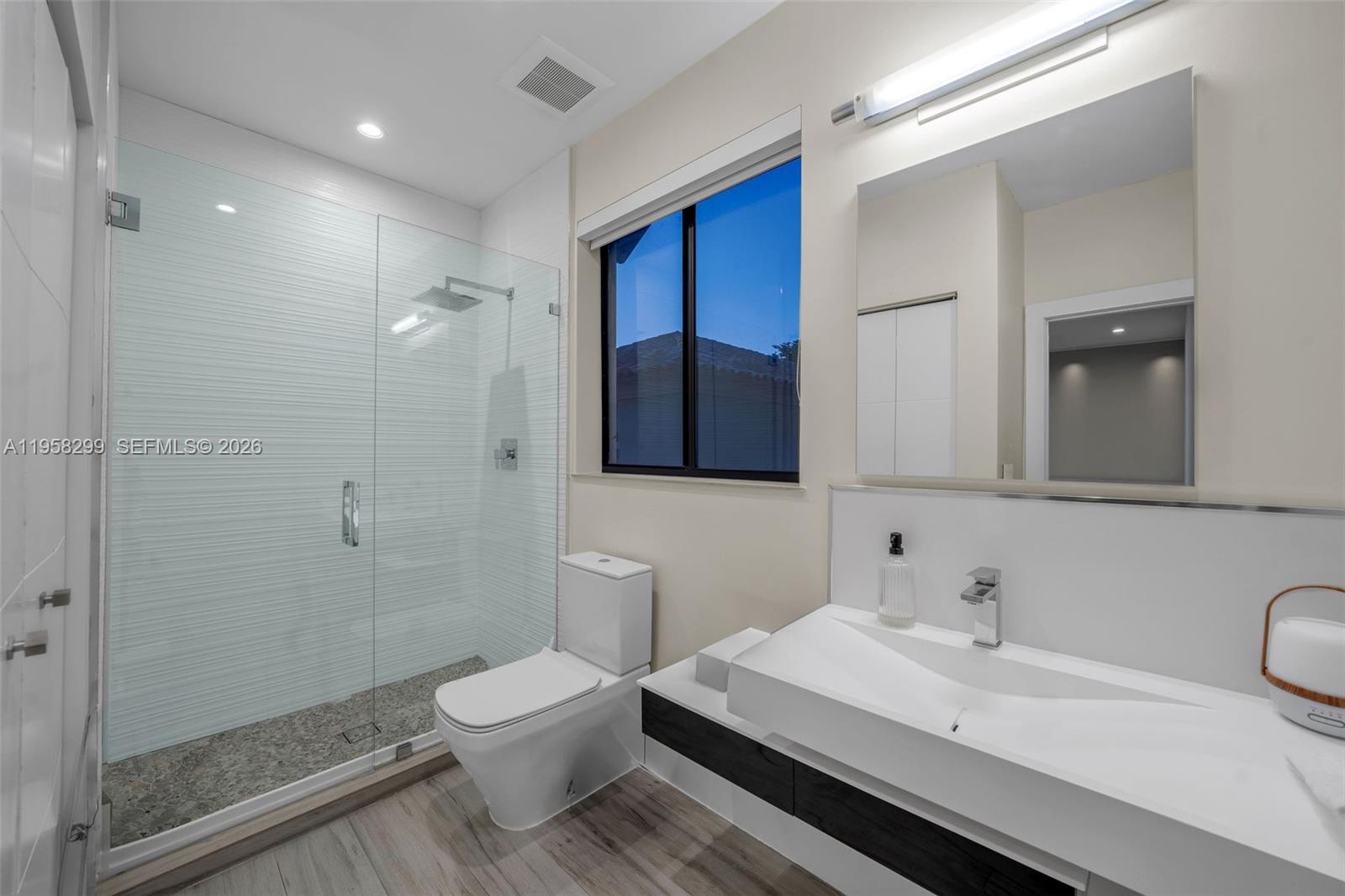 DORAL ESTATES - Residential