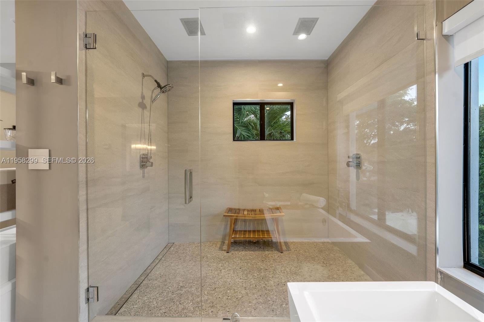 DORAL ESTATES - Residential