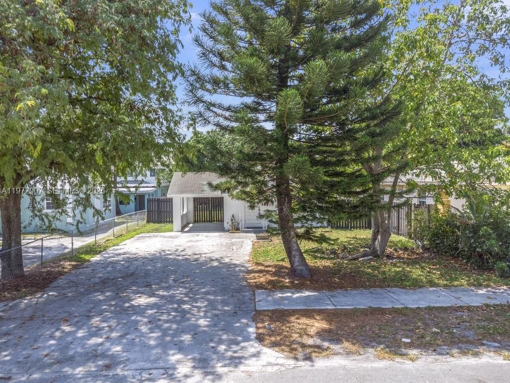 Photo of 2118 Cleveland St, Hollywood, FL 33020 (MLS # A11972907)