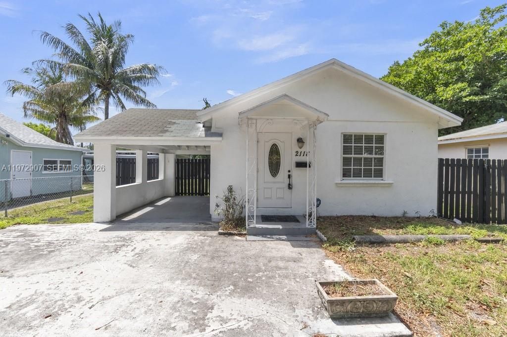 Photo of 2118 Cleveland St, Hollywood, FL 33020 (MLS # A11972907)