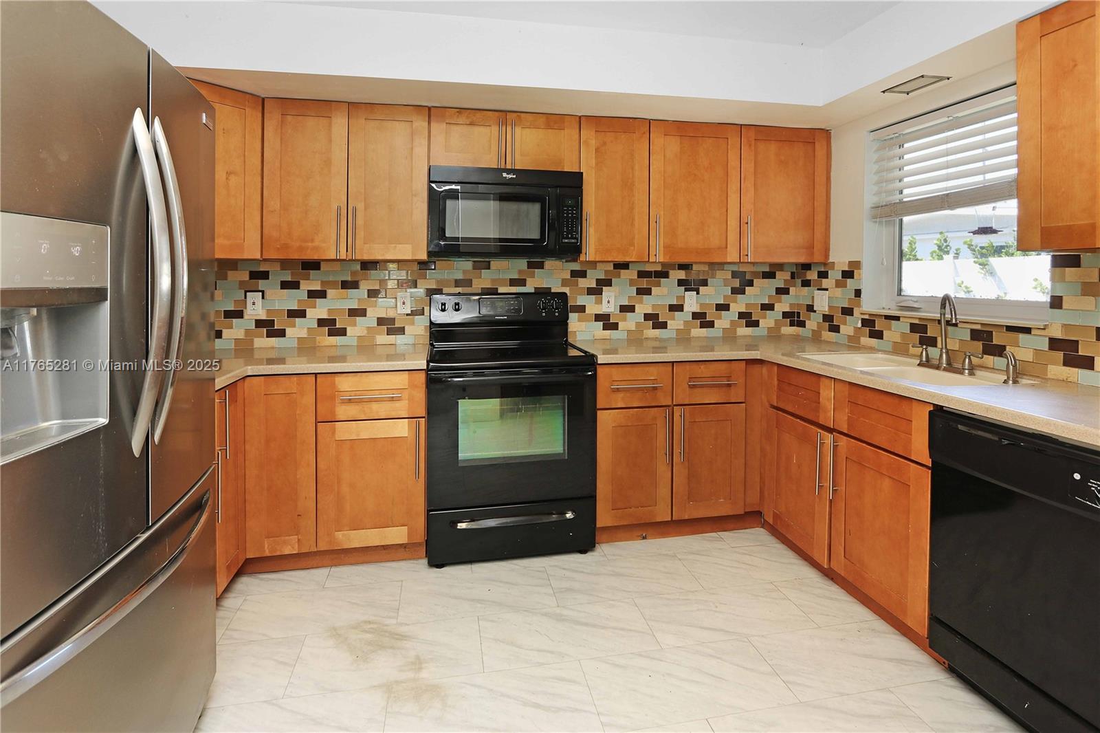 HOLLYWOOD HILLS - Residential