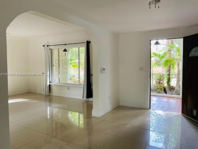 EL PORTAL SEC 3 - Residential Lease